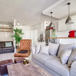 https://luxurious-studio-republique-pierre-leve-free-netflix.fr-paris.fr