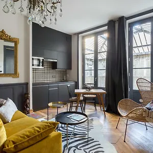 https://canopy-appart-place-des-terreaux-lyon-1er.hotels-rhonealpes.com